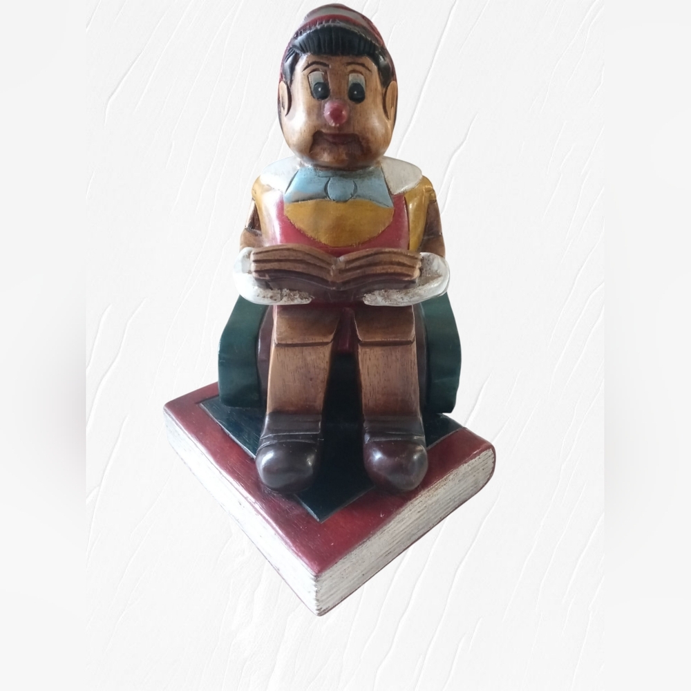 Pinocchio Statue.